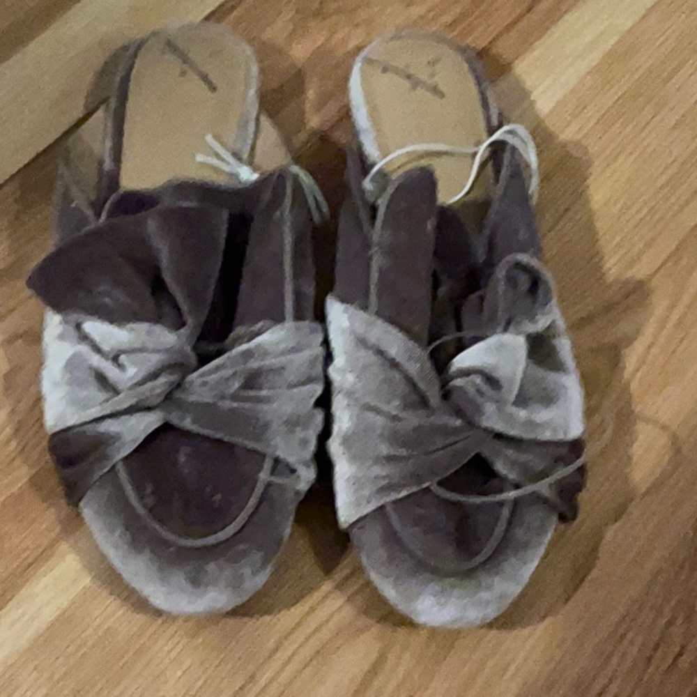 A New Day Velvet Mules SZ9.5 New